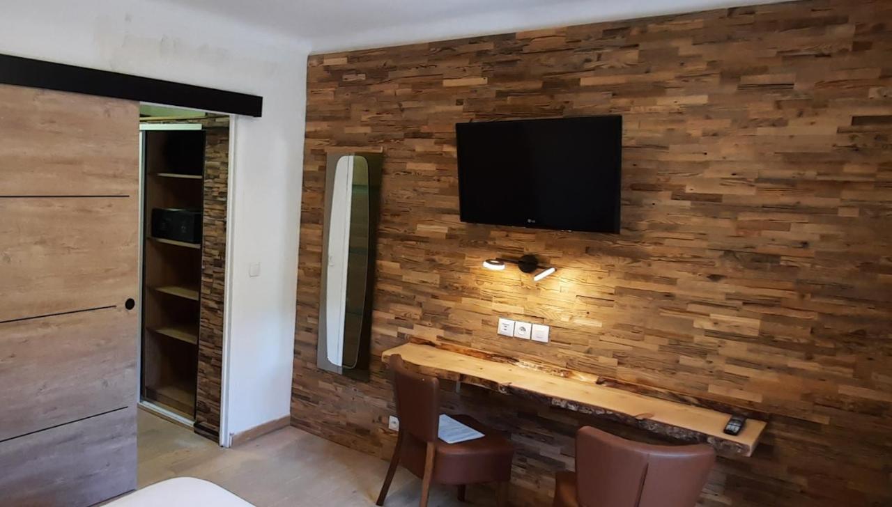 Hotel Chastellares 아론 외부 사진