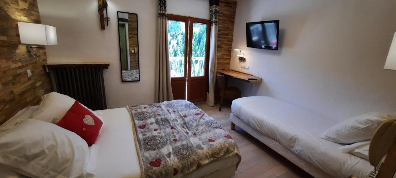 Hotel Chastellares 아론 외부 사진