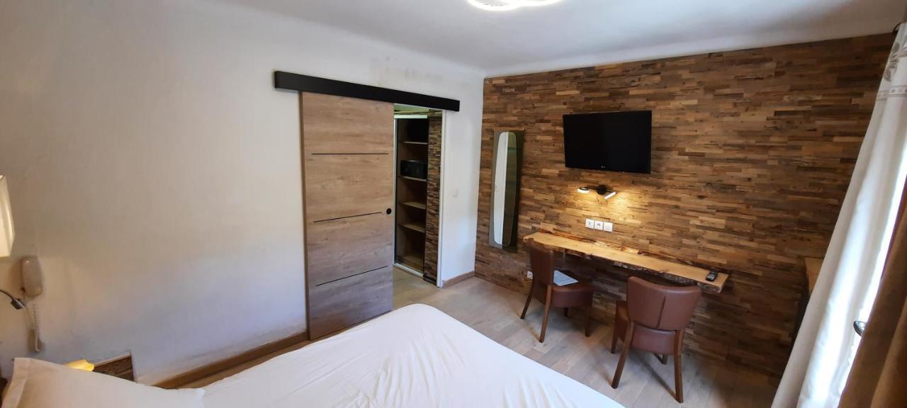 Hotel Chastellares 아론 외부 사진
