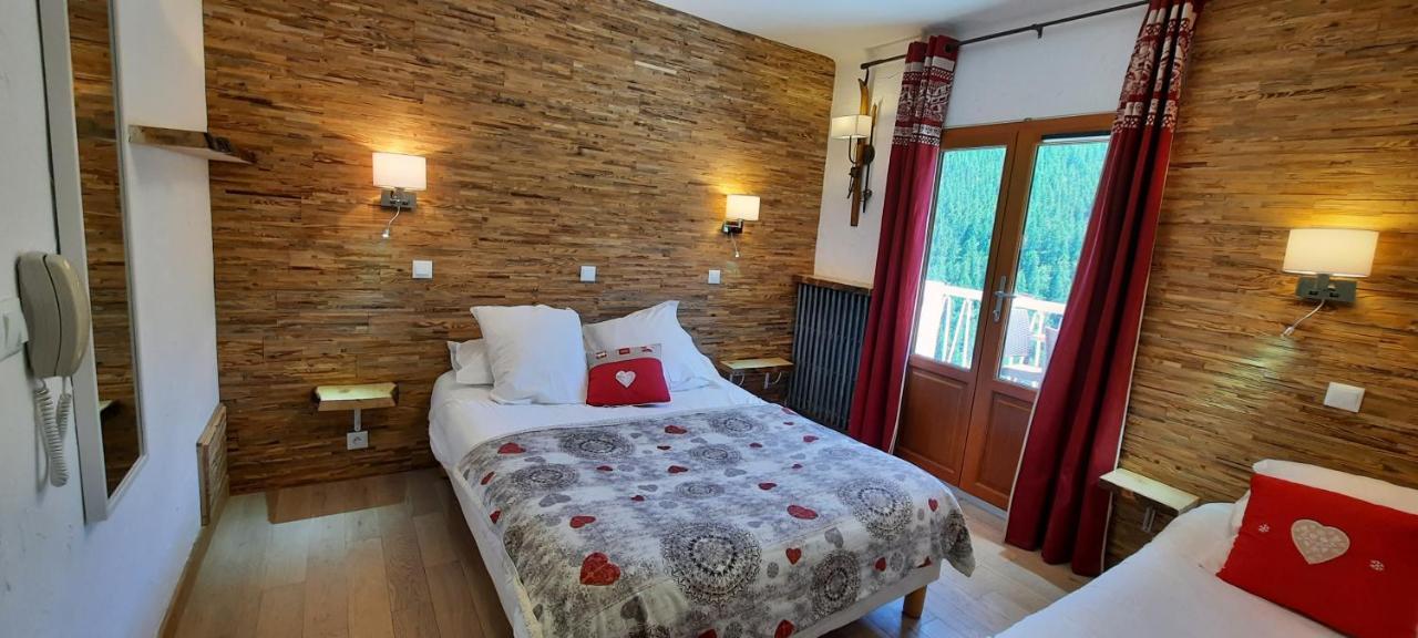 Hotel Chastellares 아론 외부 사진