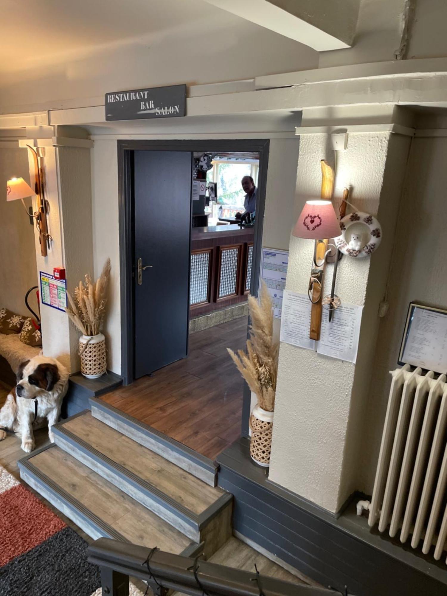 Hotel Chastellares 아론 외부 사진