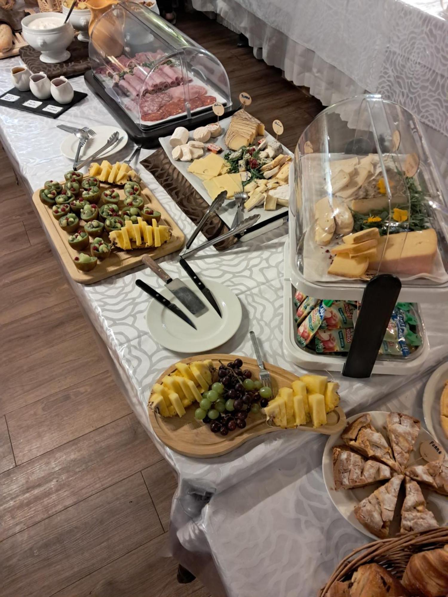 Hotel Chastellares 아론 외부 사진
