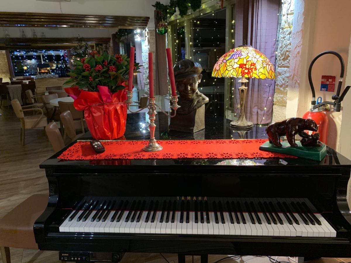 Hotel Chastellares 아론 외부 사진