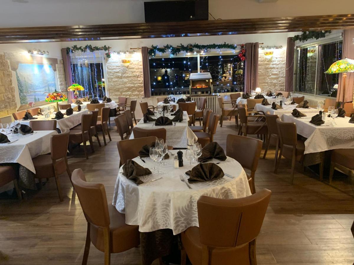 Hotel Chastellares 아론 외부 사진