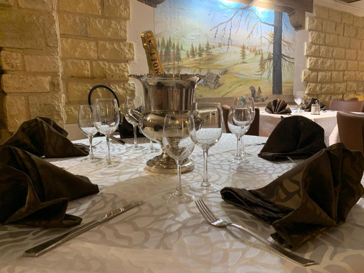 Hotel Chastellares 아론 외부 사진