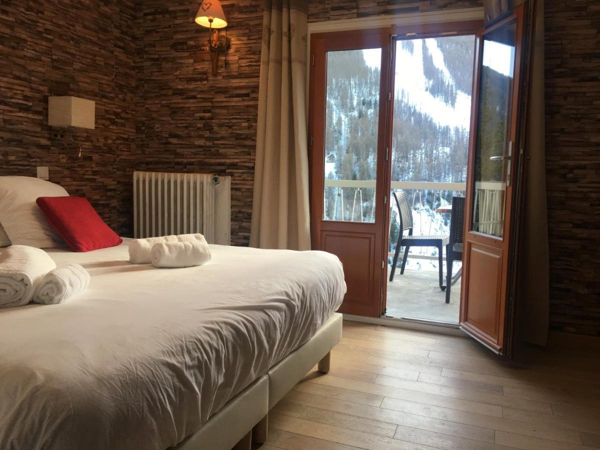Hotel Chastellares 아론 외부 사진